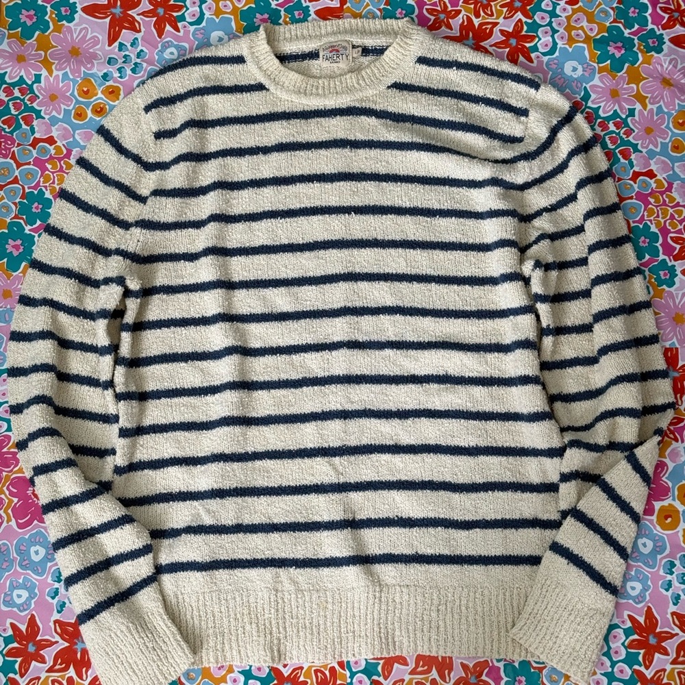 Faherty Men's Large Navy and Cream Striped Crewneck Sweater